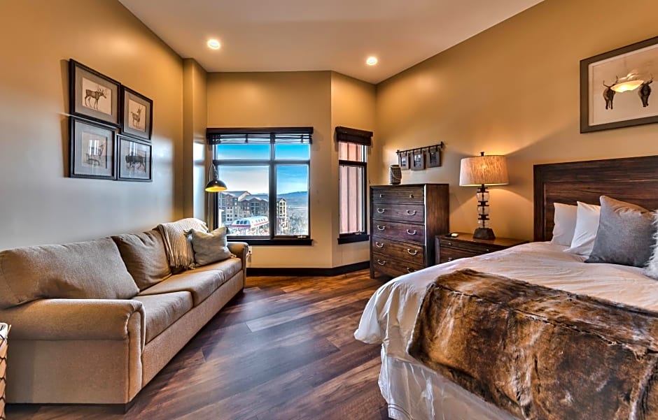 Sundial Lodge Larger Penthouse by Canyons Village Rentals