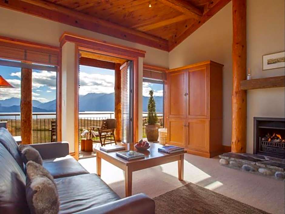 Fiordland Lodge