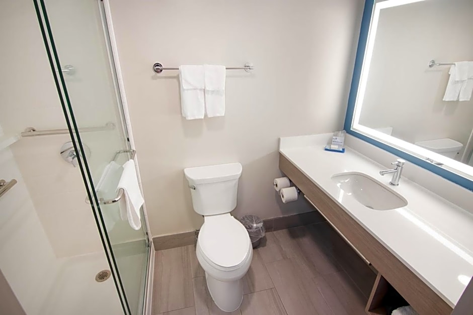 Holiday Inn Express and Suites Fort Lauderdale Airport West By IHG