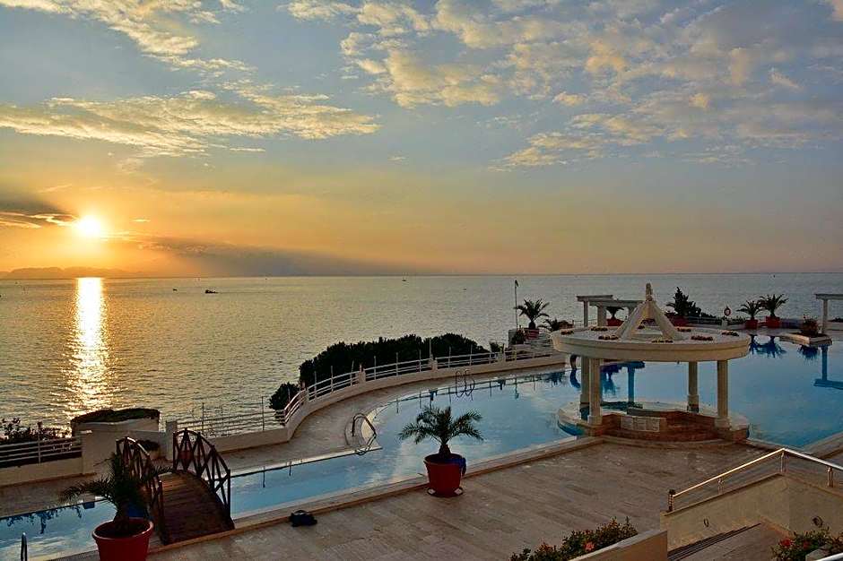 Korumar Hotel Deluxe