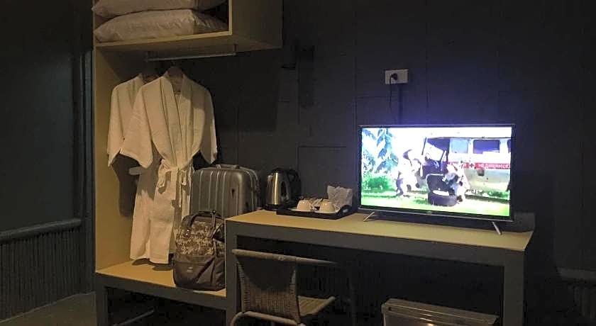 Phi Phi Sea and Hill