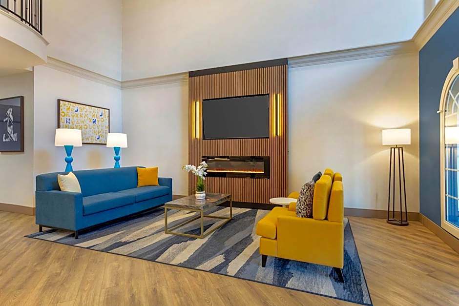 Comfort Suites East Brunswick - South River