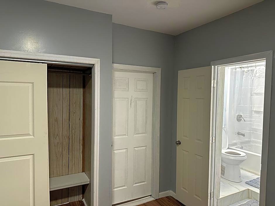 Divine Villa Guest House Harper Ave EWR AIRPORT PENN STATION NY NJ