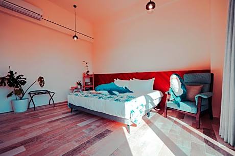 Queen Room with Garden View