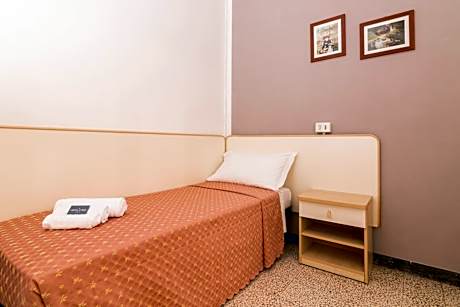 Single Room with Private External Bathroom