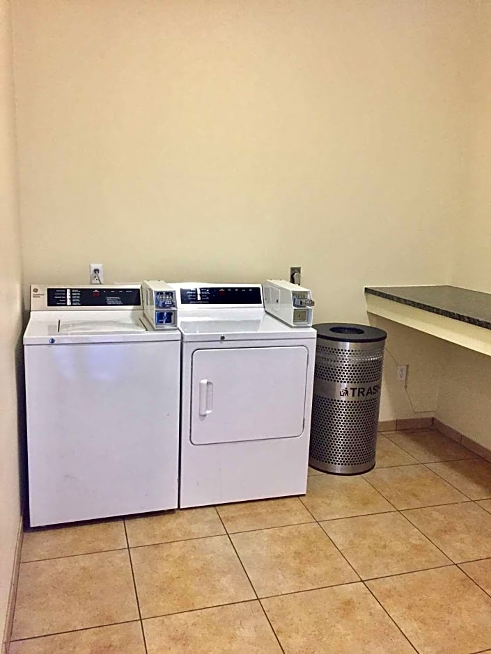Best Western Lockhart Hotel & Suites