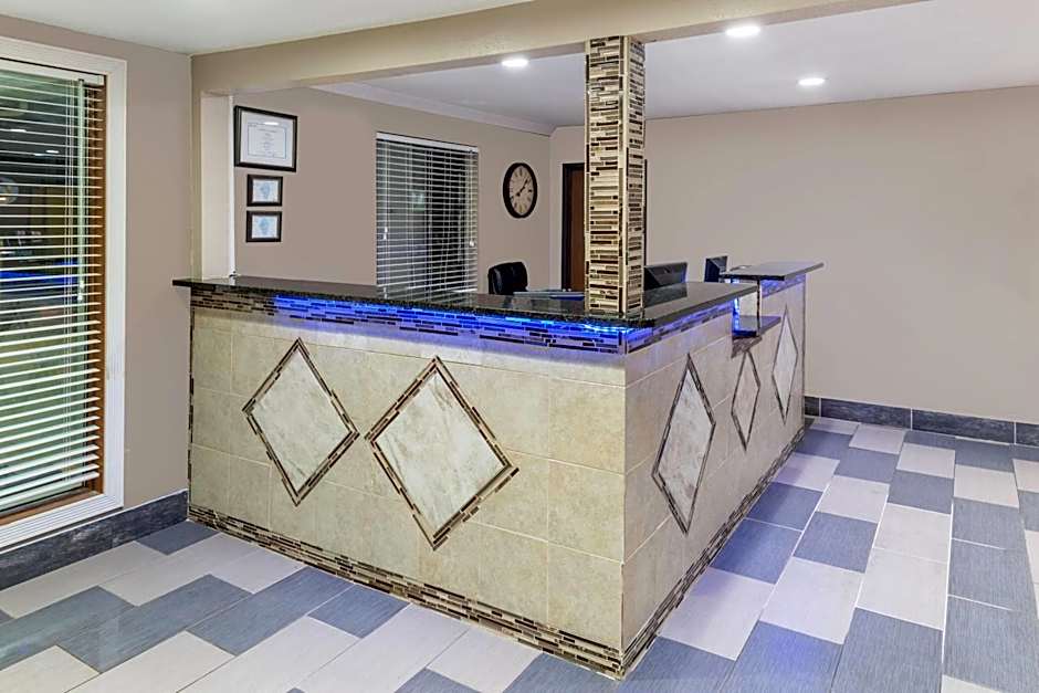 Super 8 by Wyndham Okawville