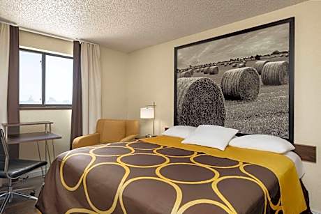 Super 8 by Wyndham Dodge City