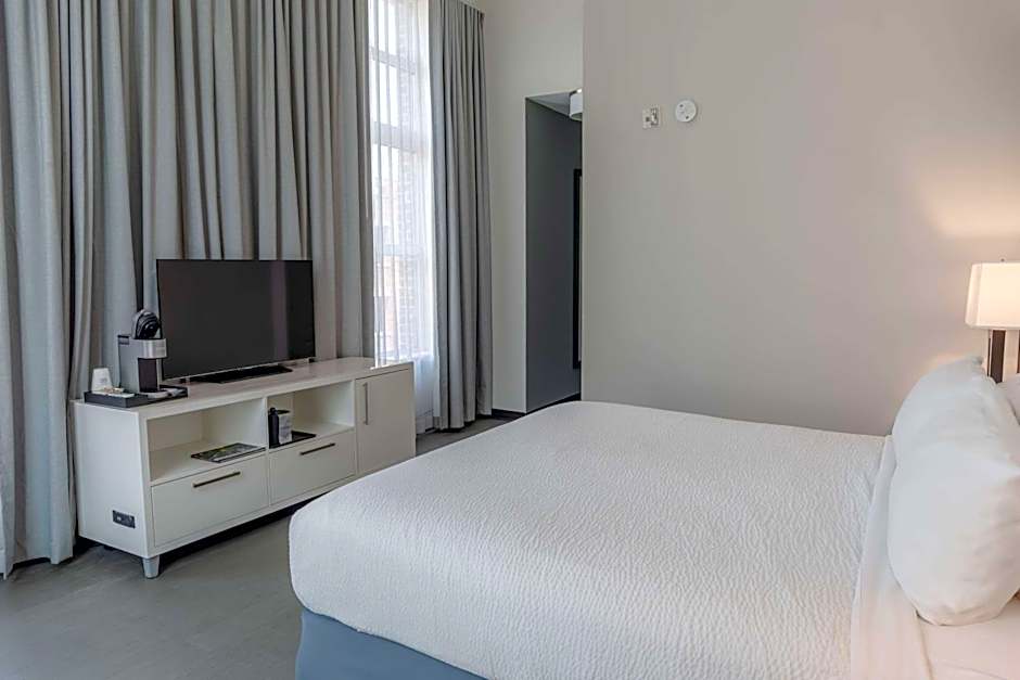 TRYP by Wyndham Savannah