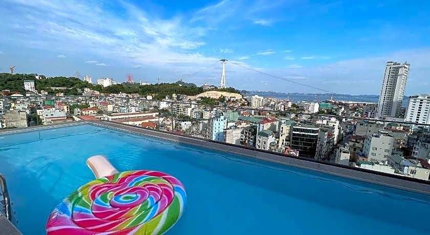 The Light Hotel Halong