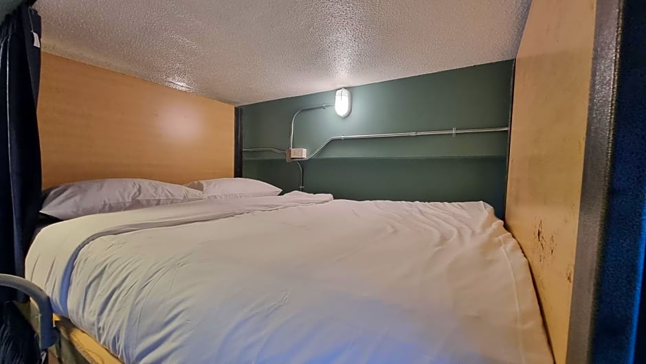 Glur Hostel Pattaya Walking Street