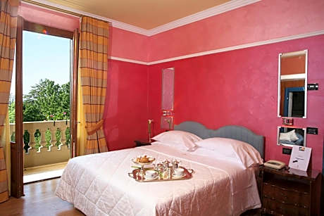 Junior Suite with Balcony