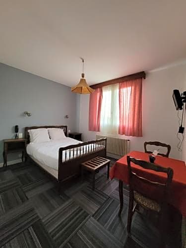 Hotel Restaurant Carrier