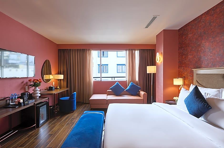 Kin Hotel Ly Tu Trong