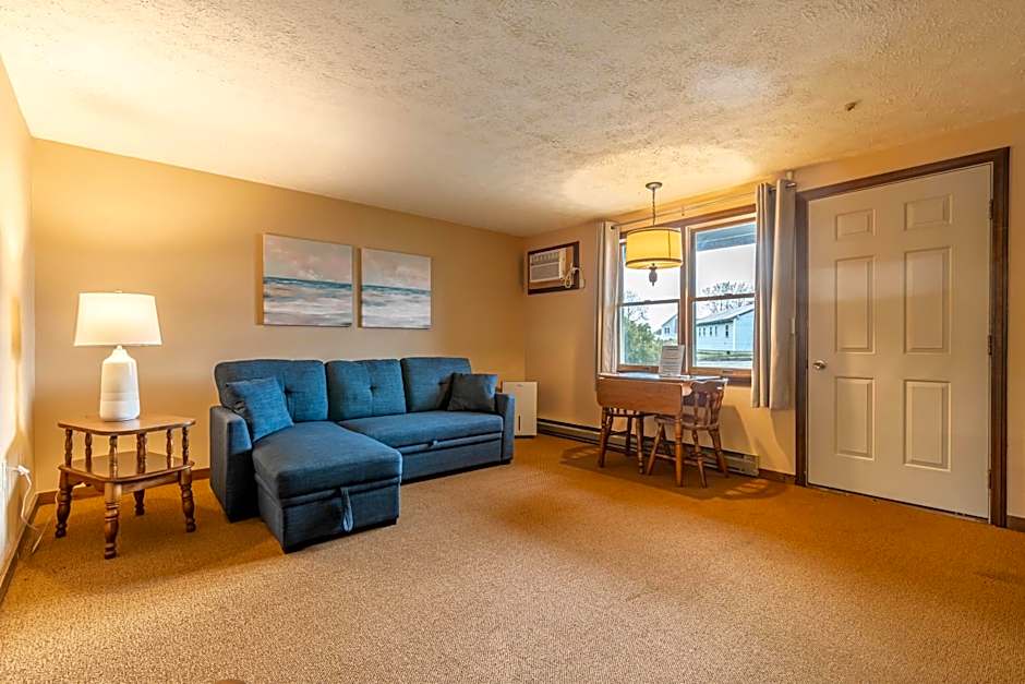 Inn Between the Beaches & Villager