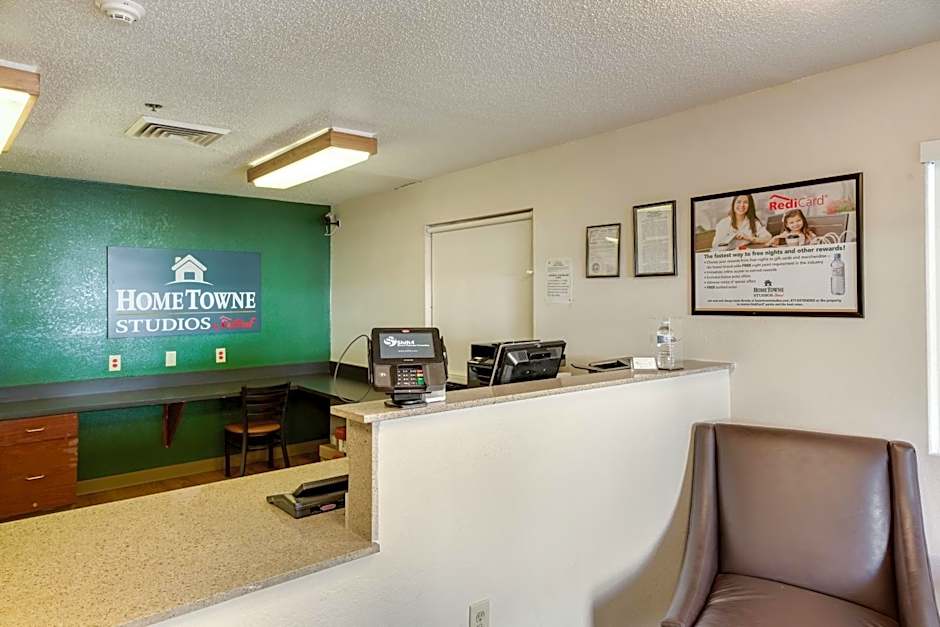 HomeTowne Studios by Red Roof Spartanburg - Asheville Highway