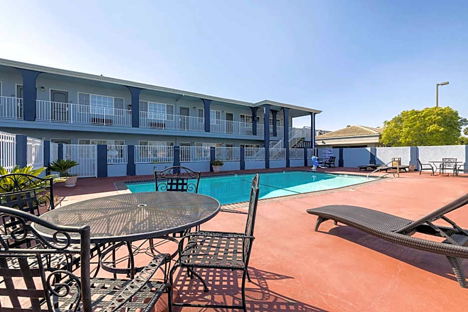 Best Western Orange Plaza