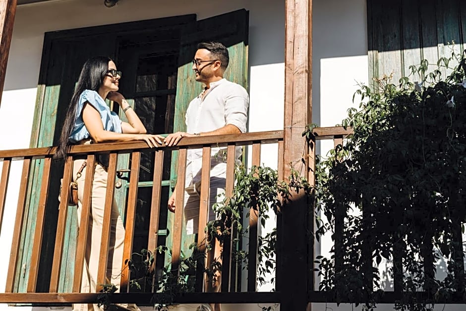 Oinou Strata - Adults Only