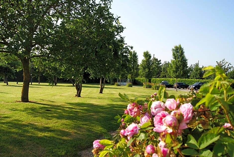 Manoir de la Pataudière B&B
