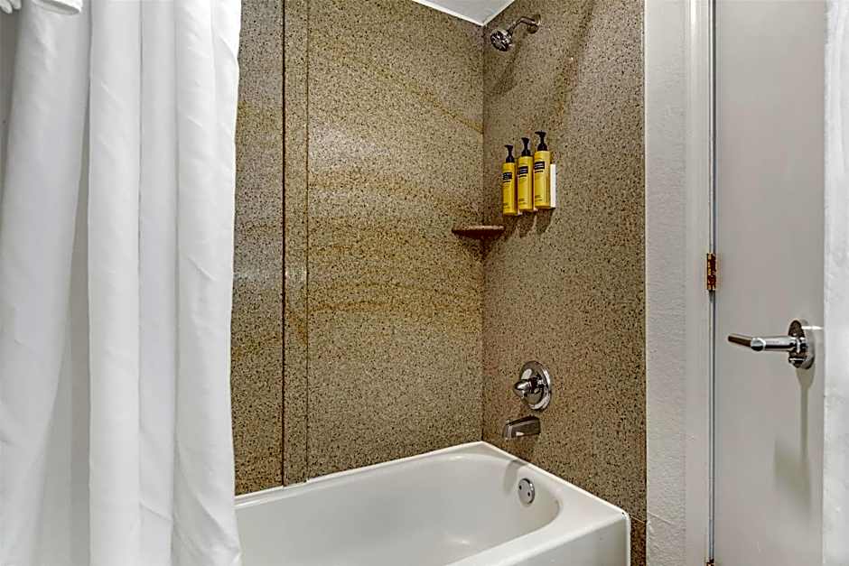 Best Western Plus Chesapeake Bay - Norfolk