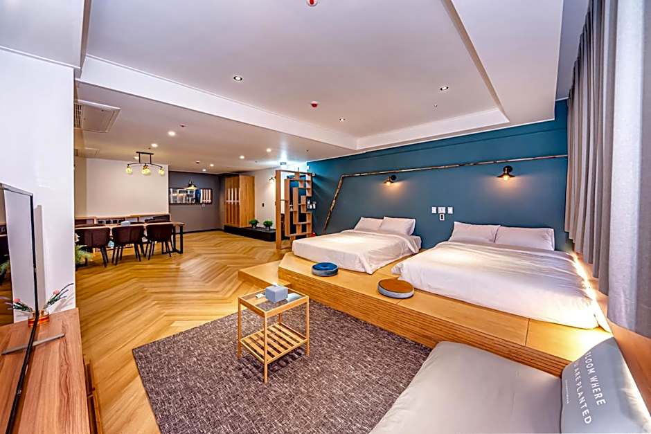 The Jade Hotel