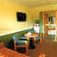Country Motor Inn