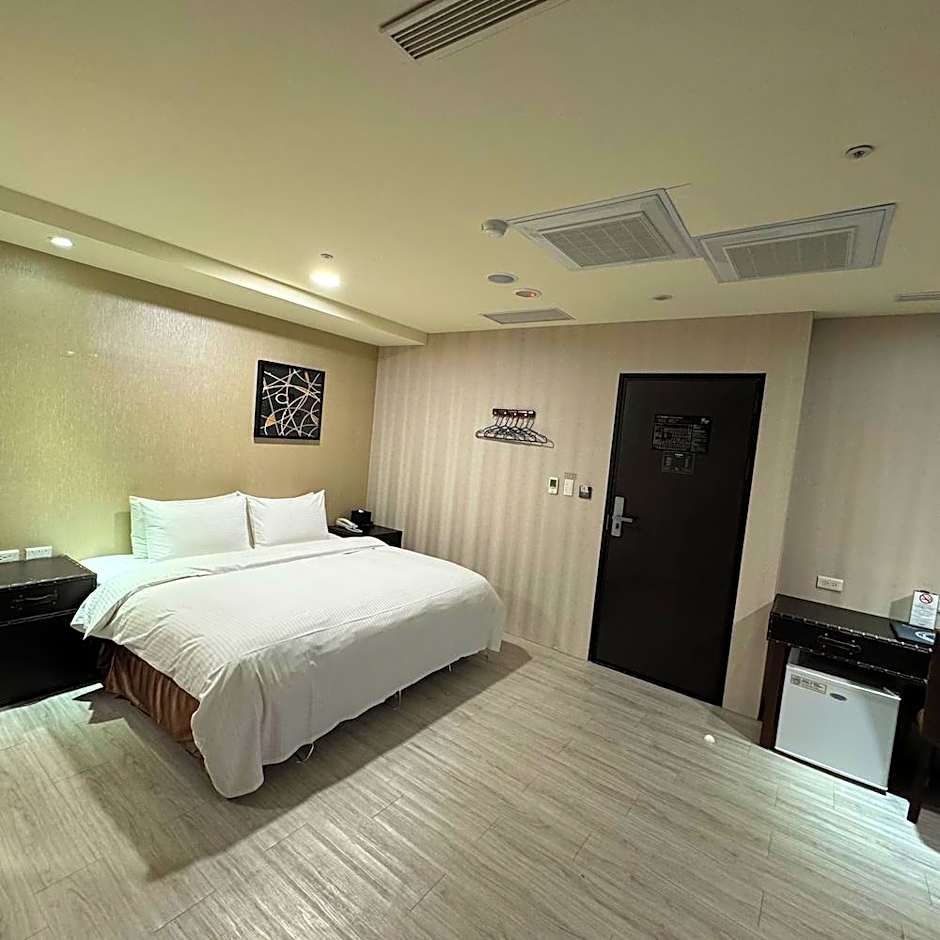 Jungli Le Midi Hotel