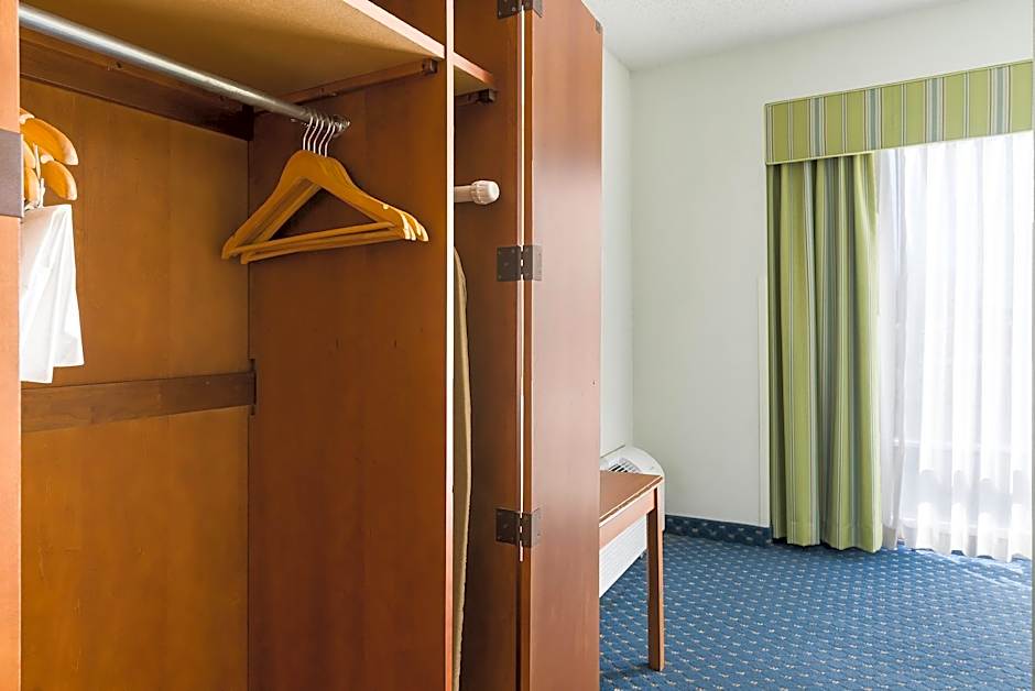 Thousand Hills Resort Hotel
