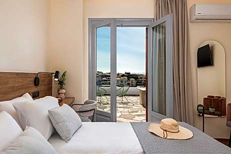 Deluxe Twin Room with Sea View with Shared Terrace