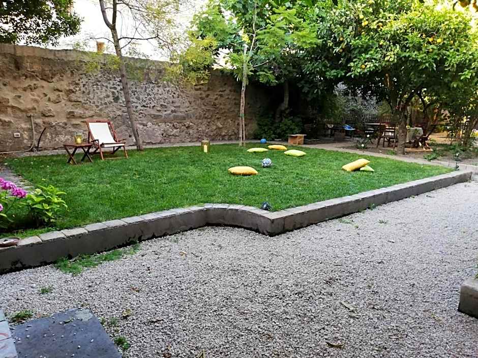 Il Giardino di Tonia - Oplontis Guest House - Bed & Garden -