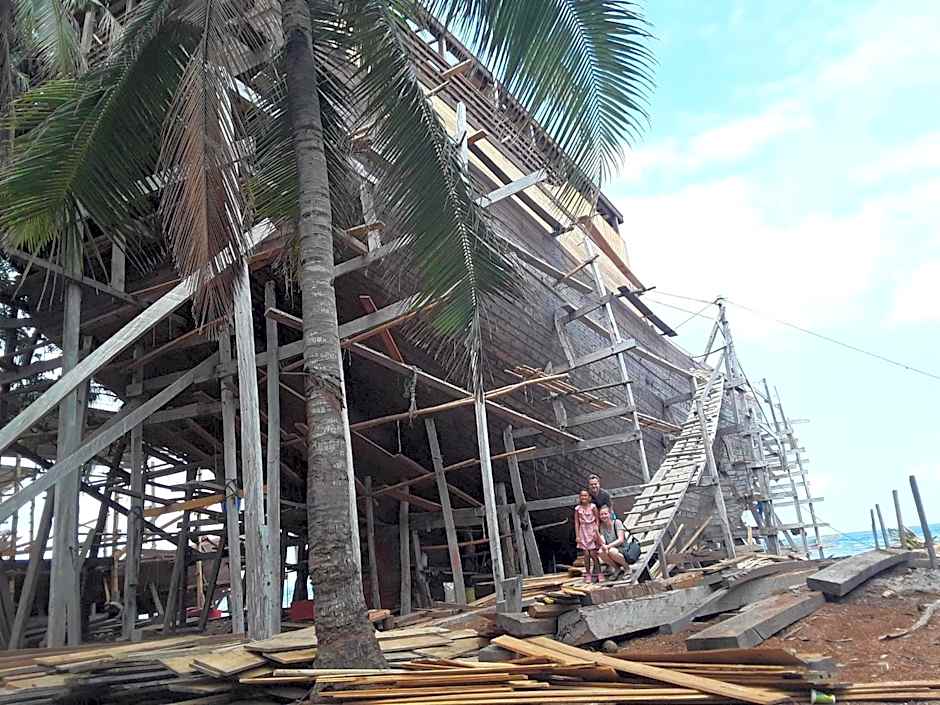 Nini's Beach Bungalows