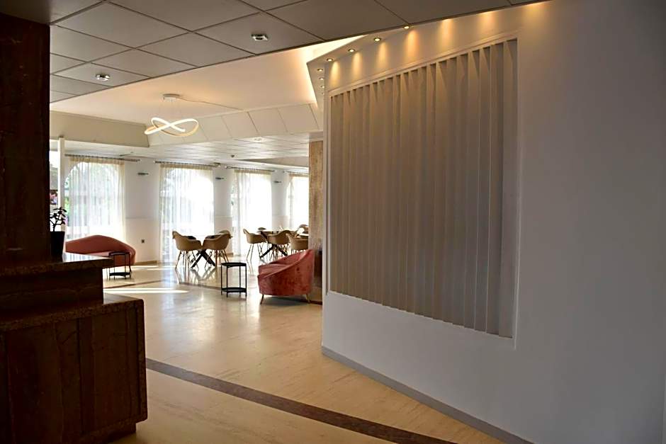 California Beach Hotel - Adults Only