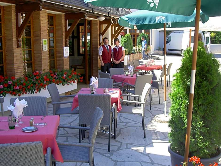 Logis Hôtel Saint-Hubert