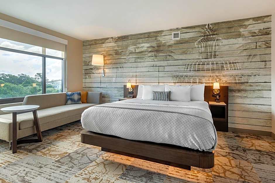 DoubleTree by Hilton Charleston Riverview