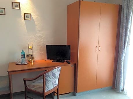 Single Room with Private Bathroom