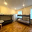 Fry House Hostel - 15min to Dworzec Zachodni, 5min to Klub Progresja