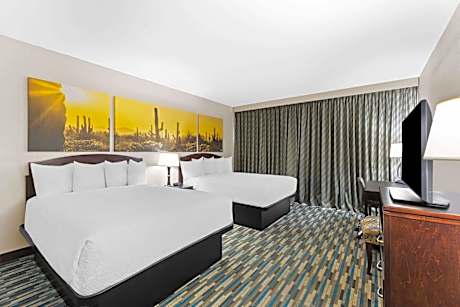 Queen Room with Two Queen Beds - Poolside/Non-Smoking (No Pets Allowed)