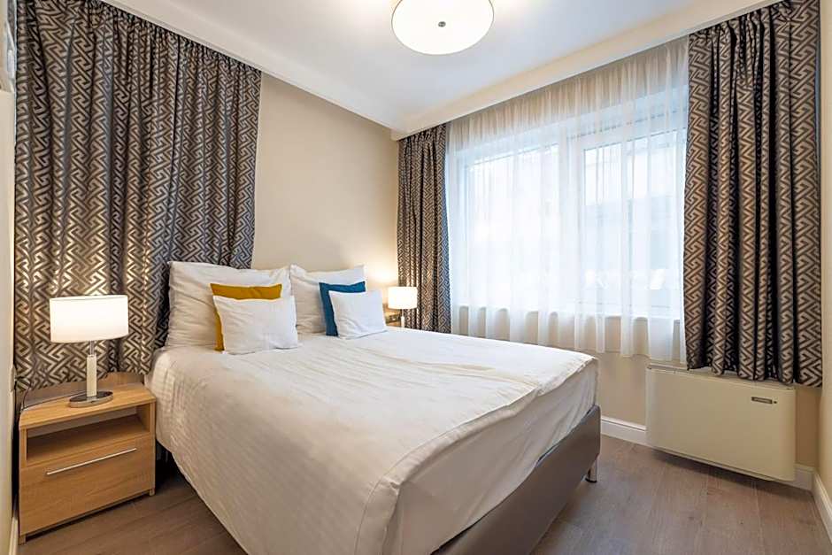 Silver Crown Hotel & Residence, Palace Quarter