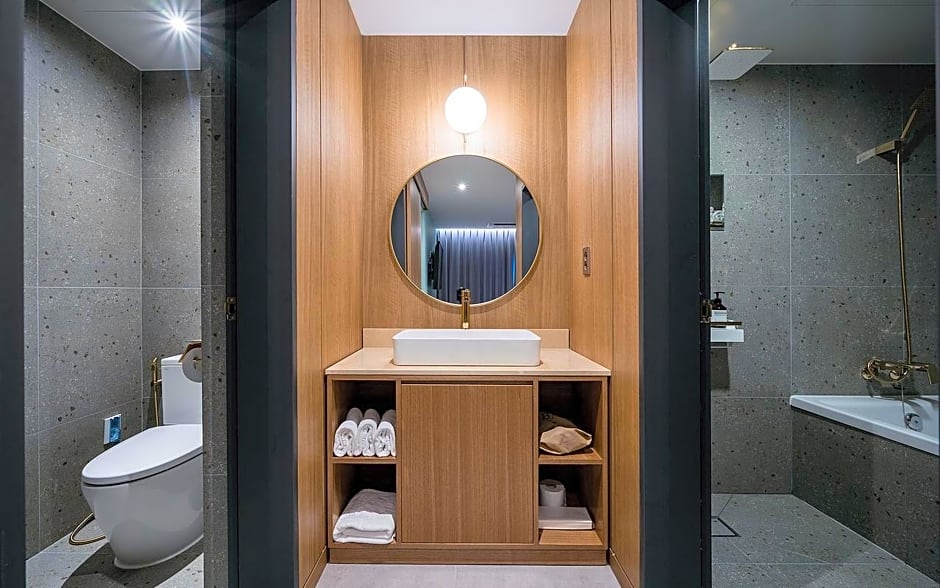 Brown Dot Gangneung Gyeongpo