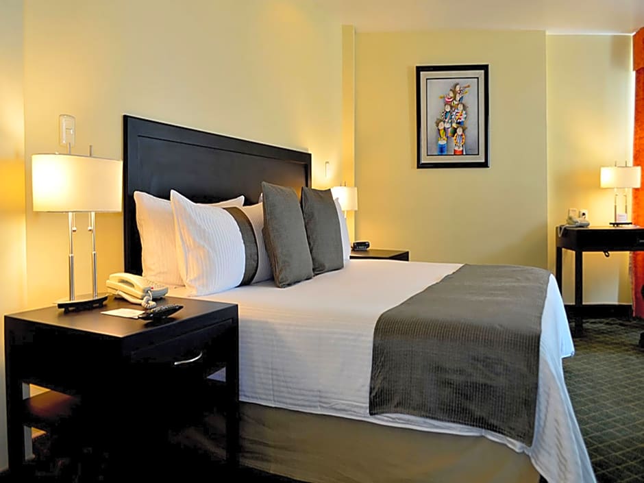 Photo 1 of 2 of Junior 1 King Bed Suite