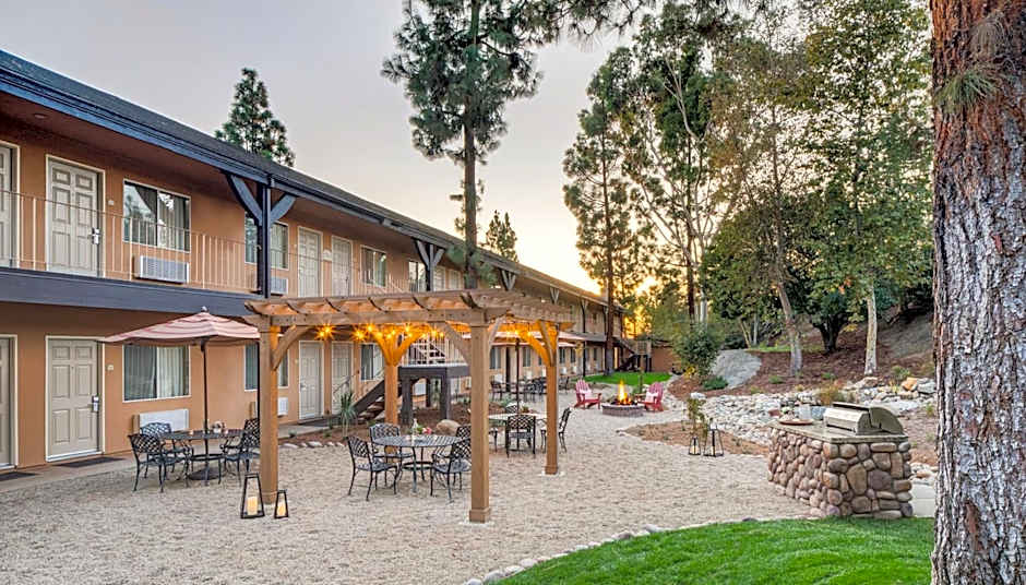 Ayres Lodge Alpine