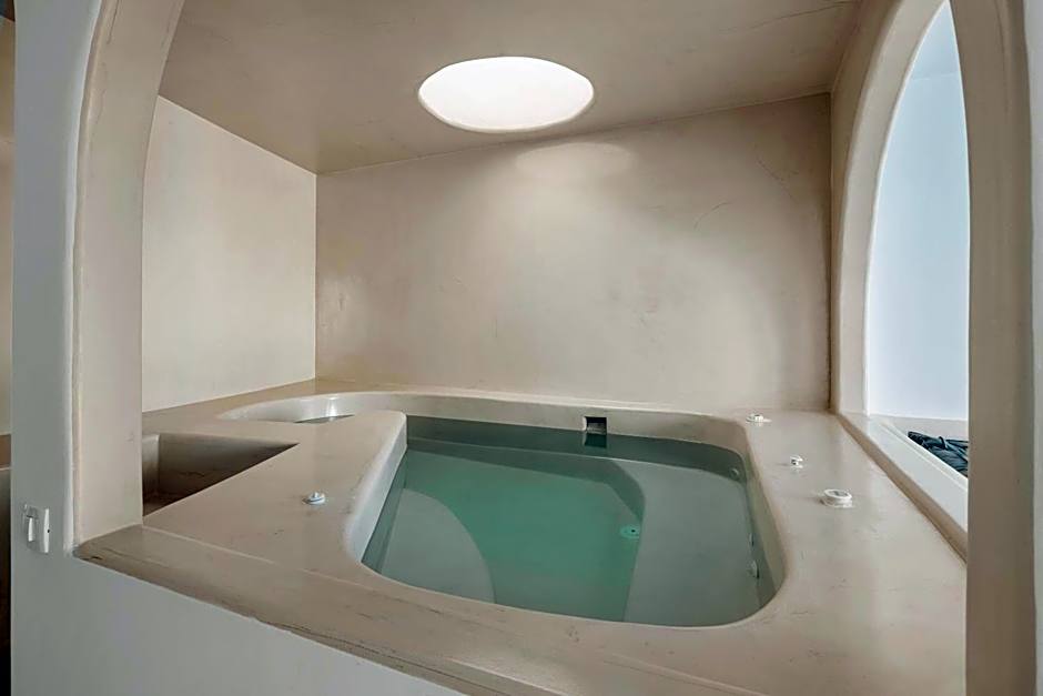 Oyster Luxury Suites