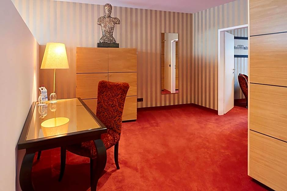 Photo 1 of 6 of Suite, Balcony