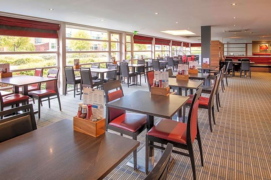 Holiday Inn Express Milton Keynes By IHG