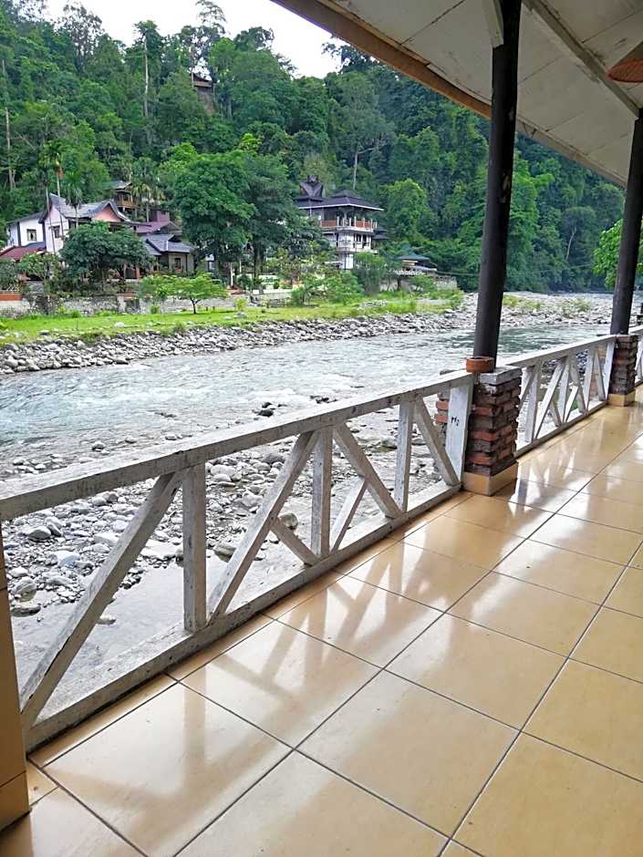 Umiyuki jungle tour only treking with us