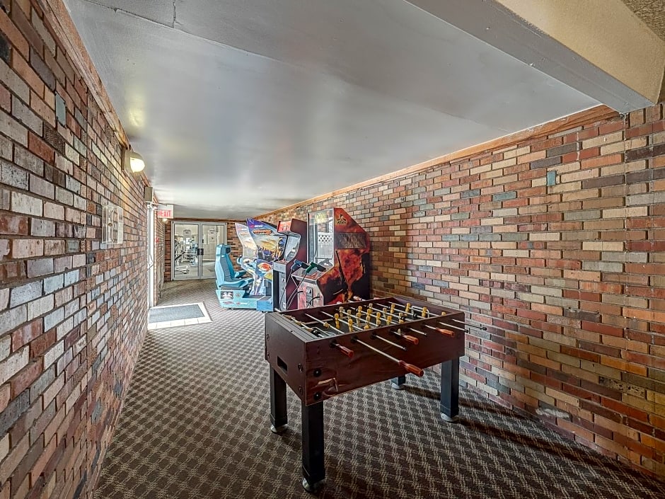 Eastland Suites Extended Stay Hotel & Conference Center Urbana