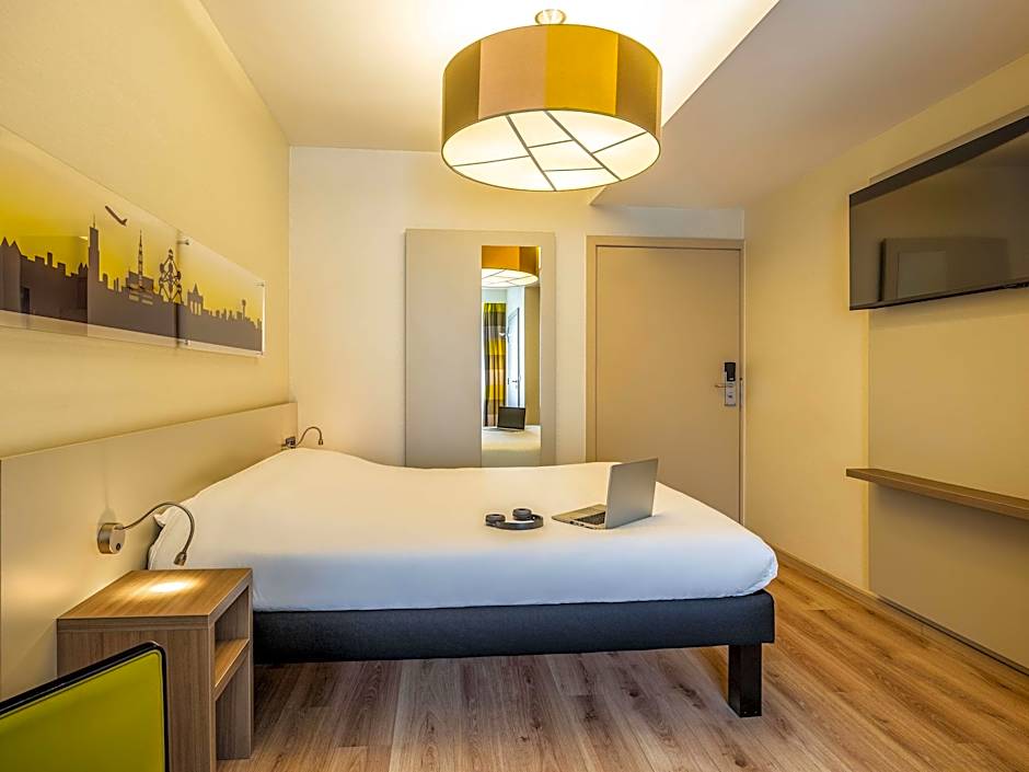 Photo 1 of 4 of 1 Double Bed, Accessible