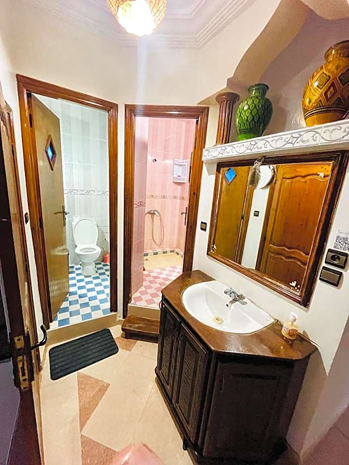 Tamraght White Hostel