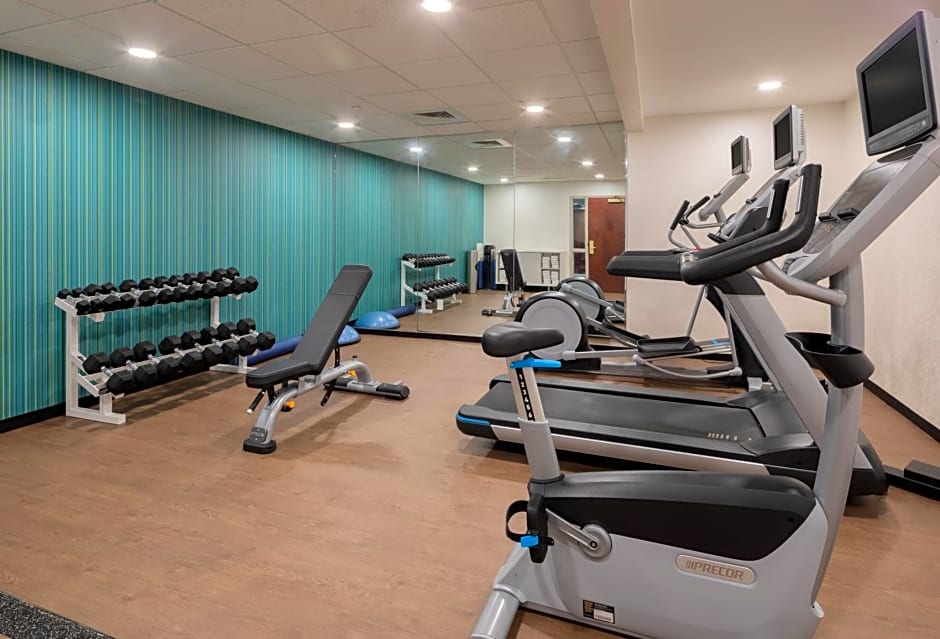 Holiday Inn Express & Suites Bradley Airport By IHG