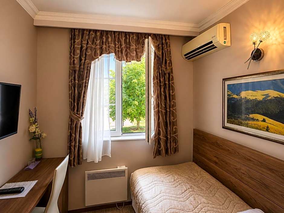 Semberski Salaš Intergaj Hotel